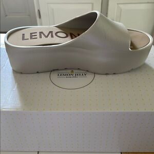 Lemon Jelly Women's Cream Platform Slides